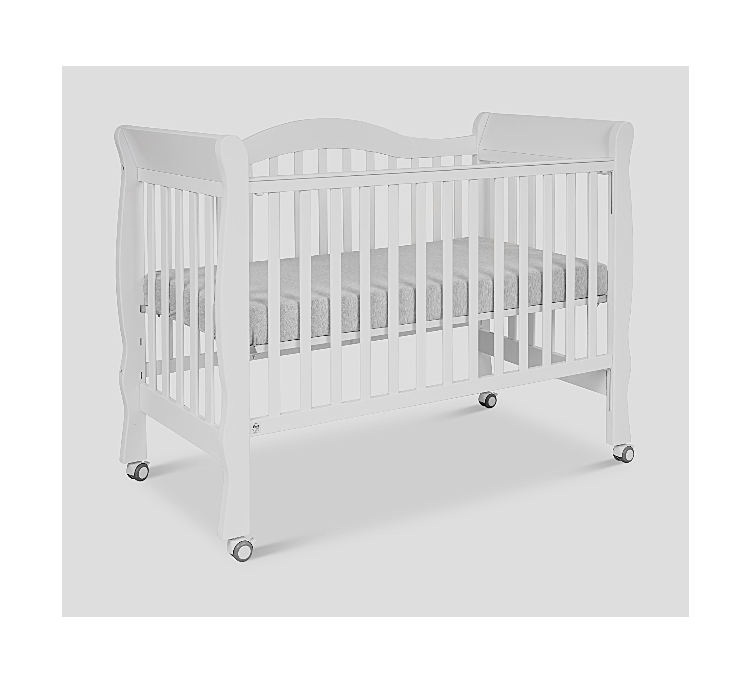 הוא מצד אחד עדין, מצד שני מציע עיצוב יוקרתי עם טאצ׳ מודרני. דגם שאנל עולה על כל דמיון עם גימורים ייחודיים.