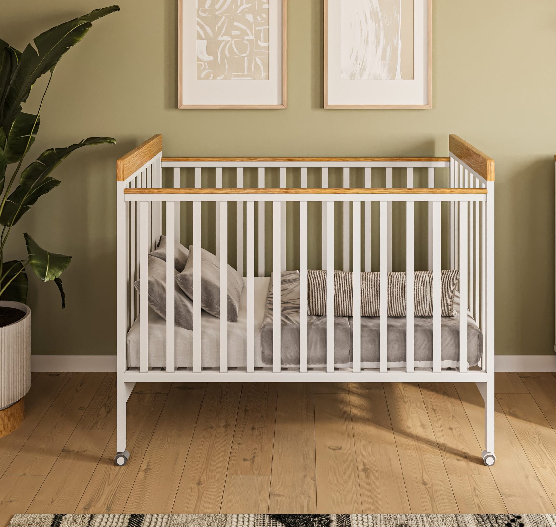 מיטה לתינוק טד לבן טבעי- כולל מעקה מעבר