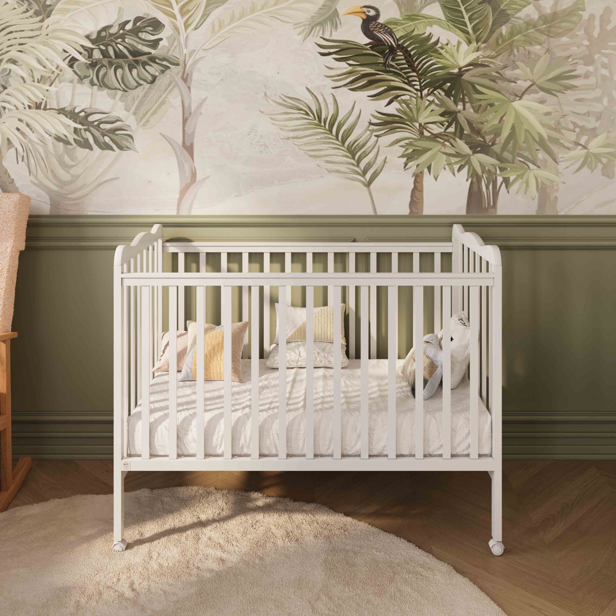 מיטת תינוק לוטוס