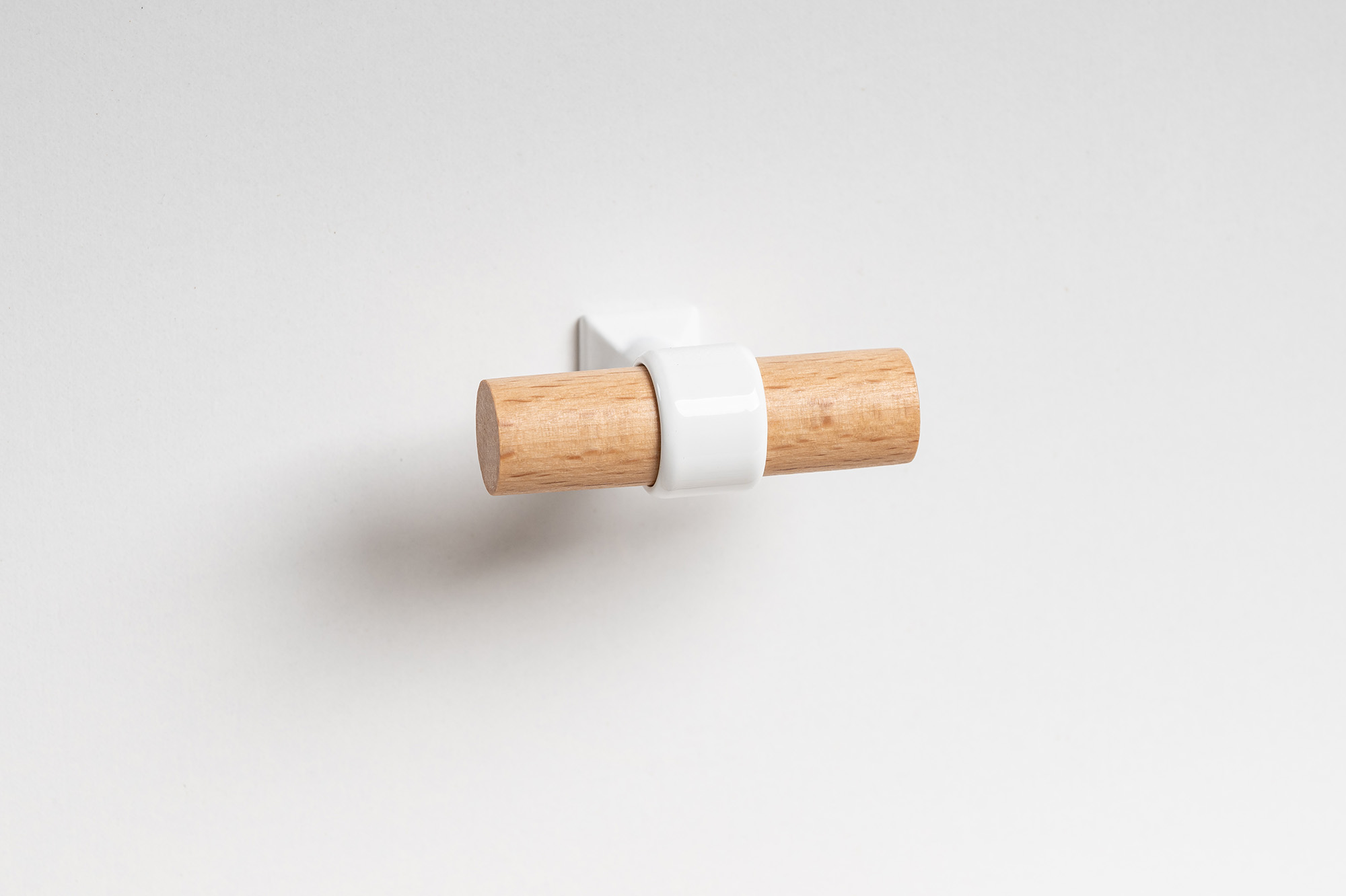 ידית מוט עץ חיבור לבן