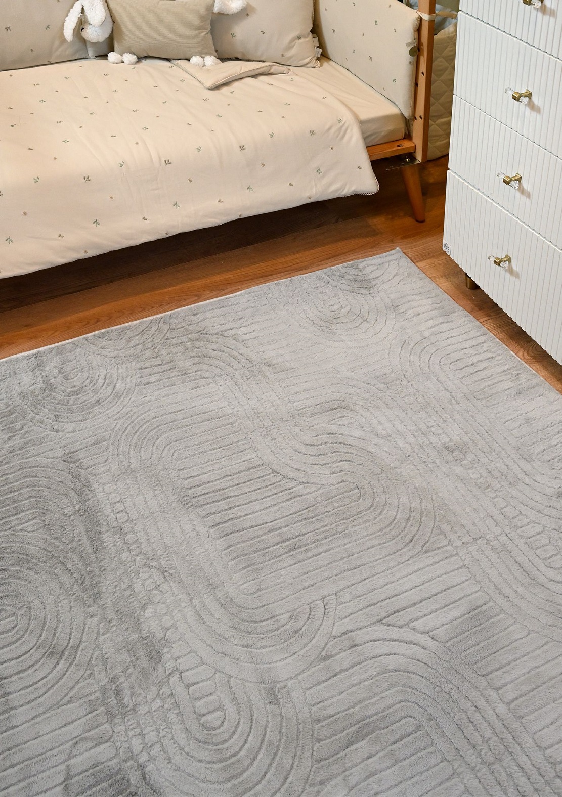 שטיח לחדר ילדים באפלה אפור