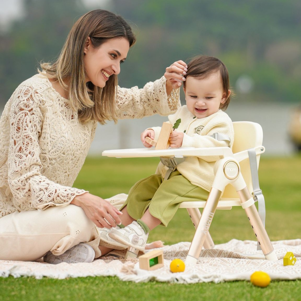 כסא ג'מפי לתינוק ולילד בז רוזגולד