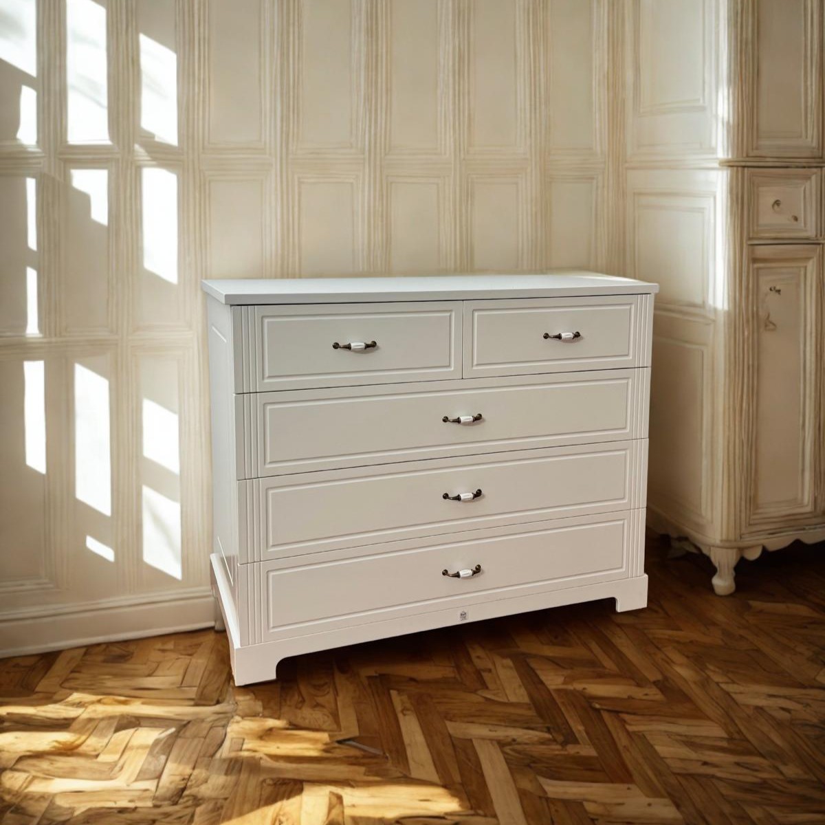 STUDIO BOUTIQUE COLLECTION שידה פרינסס- 5 מגירות טריקה שקטה