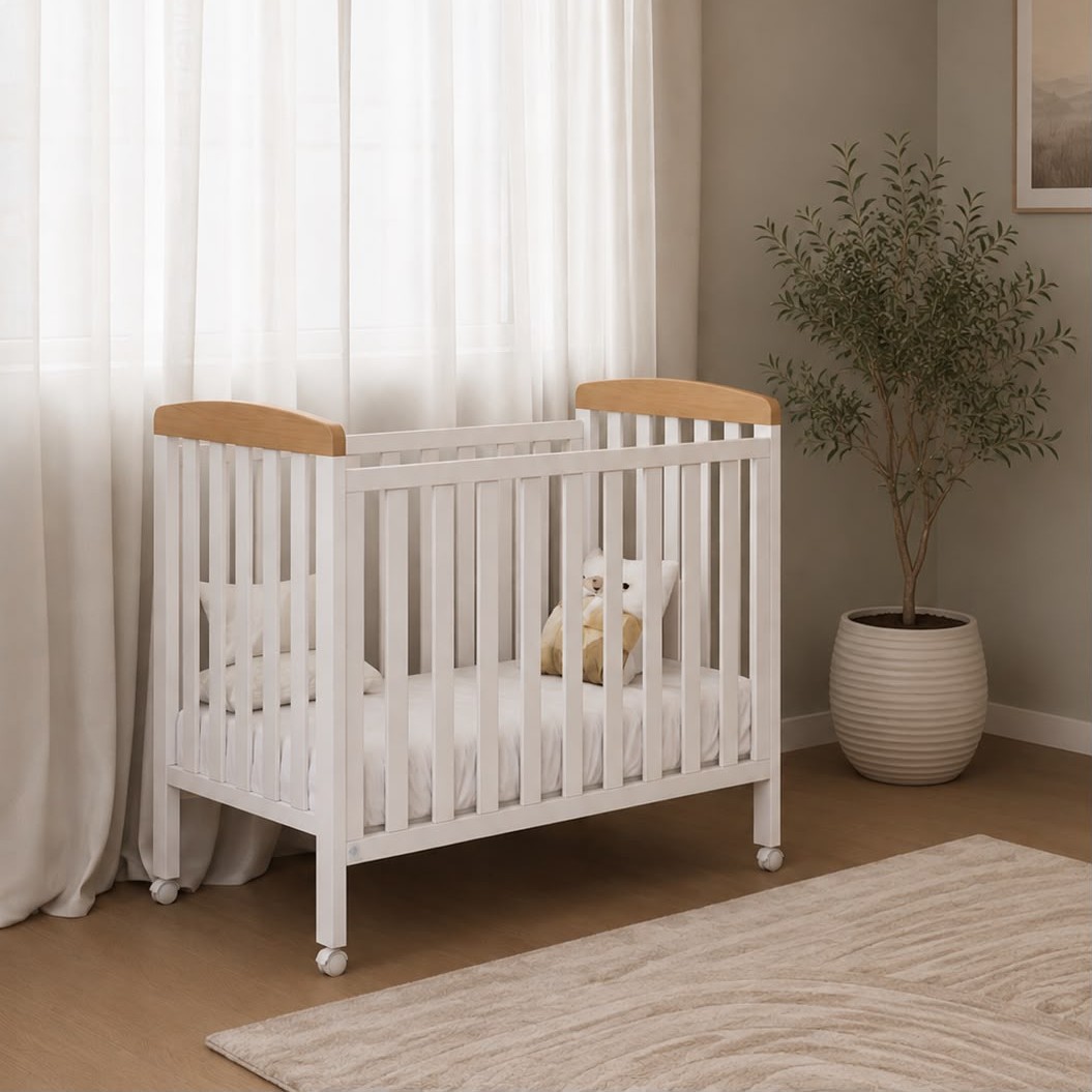 מיטת תינוק סימבה לבן 1 מטר - קומפקטית בגודל, מושקעת בכל פרט